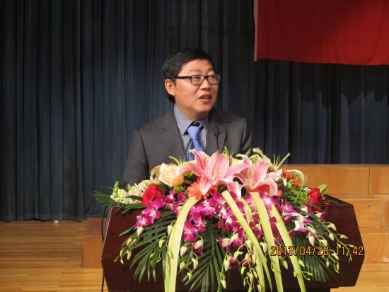 �����а�һ��ѧУ���������